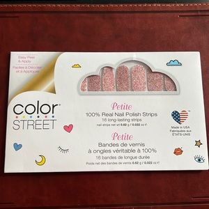 New and sealed Color Street Petite Gliterally Can’t